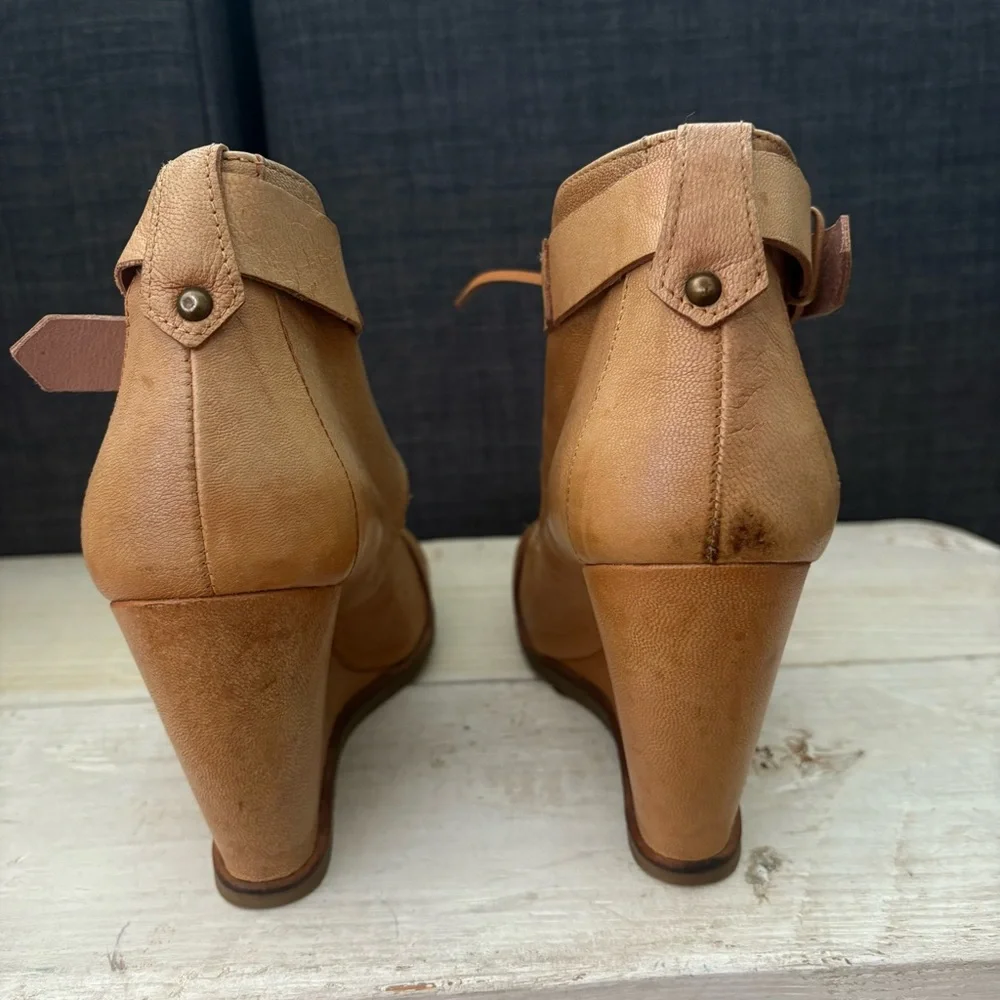 Anthropologie Lucky Penny Leather Wedges Camel Tan  Retro Sz. 39/8.5 Retail $179